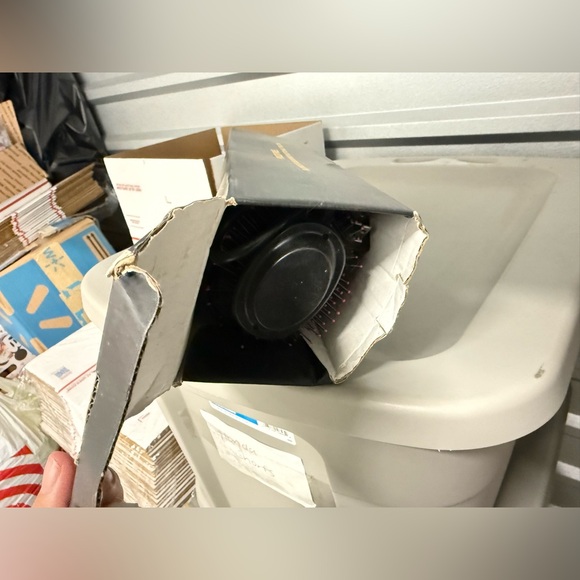 Blow Dryer Brush Volumizer - Picture 7 of 8